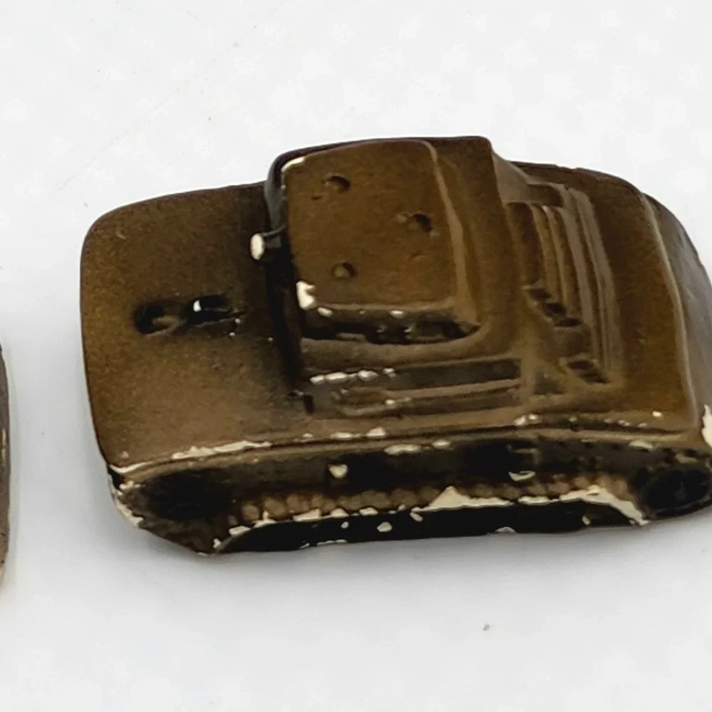 Vintage Ceramic Tank Salt and Pepper Shakers Military Army USA Pair Rare Find